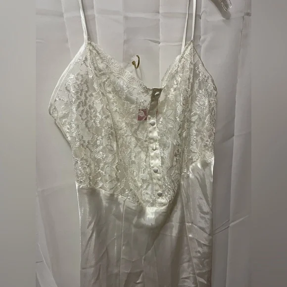 Vintage hand dyed Oleg cassini nightgown - Picture 3 of 5